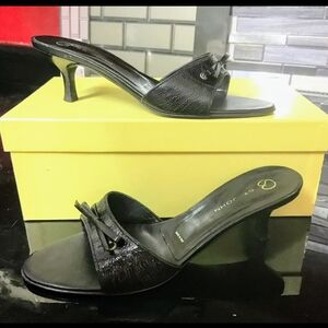**70% OFF!!***Beautiful Like New $365 St. John Black Leather Heels Sz 6.5